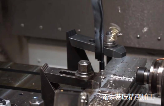 <strong>南京藝匠總結(jié)：CNC機(jī)械師的操作事項(xiàng)，如何避免受傷、零件故障和停機(jī)？</strong>