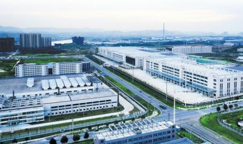 <strong>江蘇省內(nèi)首個五軸精細加工車間，從落戶南京經(jīng)開區(qū)到試產(chǎn)僅用一個月時間</strong>